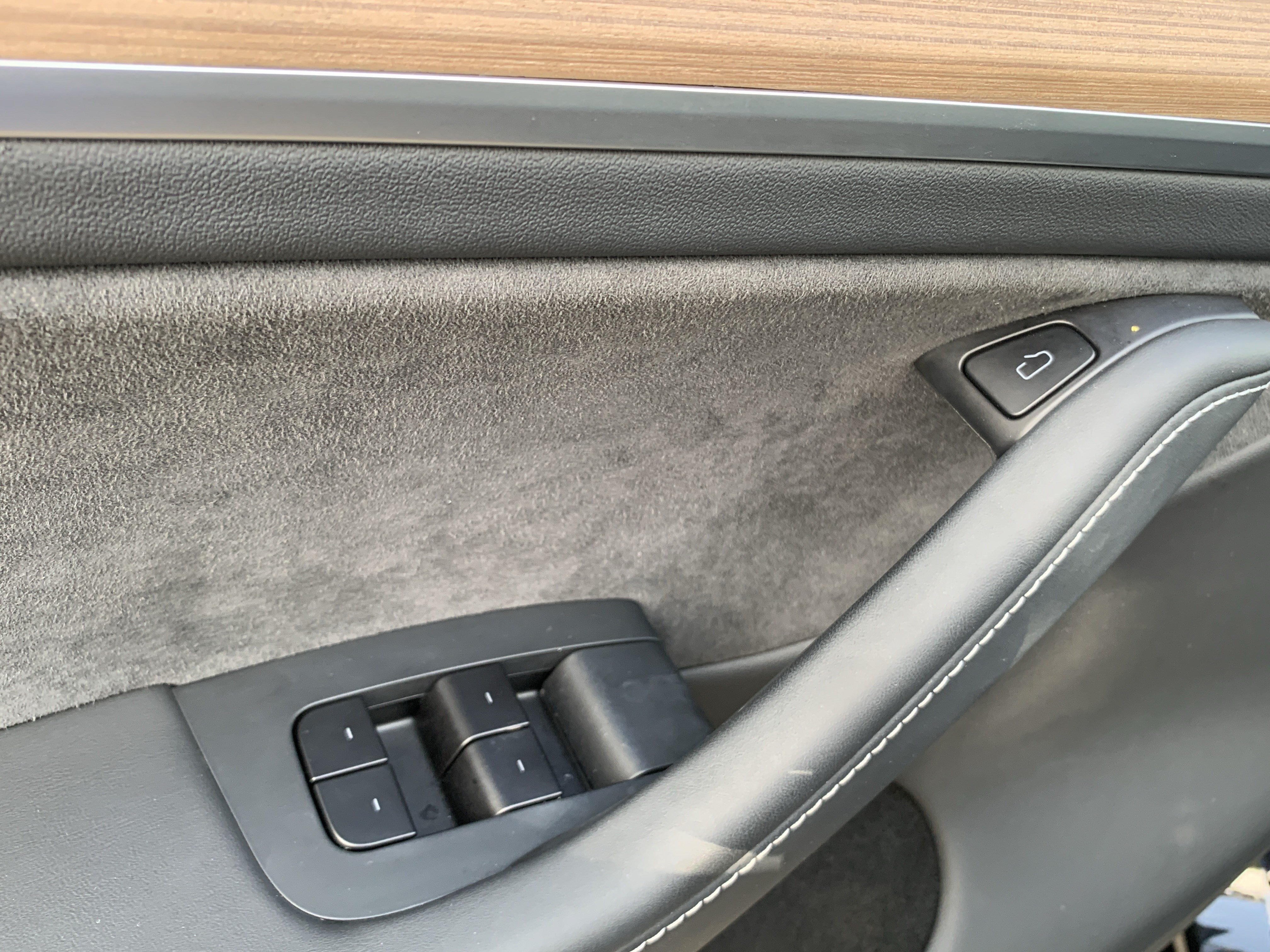 Used 2025 Tesla Model Y Long Range RWD image 15