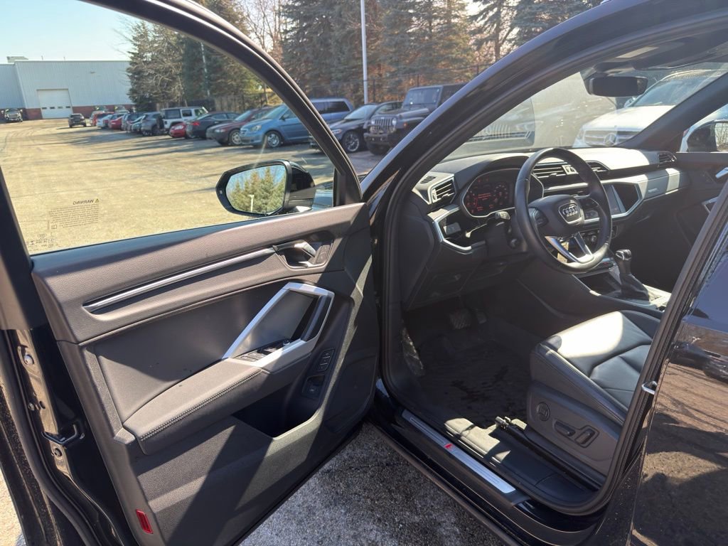 Used 2022 Audi Q3 2.0T Premium Plus image 10