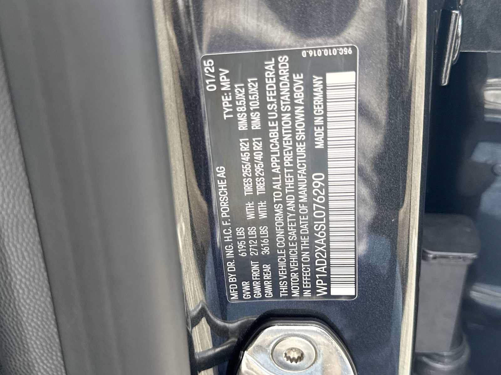 Used 2025 Porsche Macan Electric RWD image 29