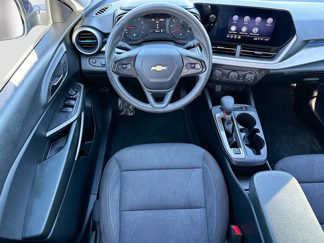Used 2024 Chevrolet Trax LS w/ LS Convenience Package FWD image 21