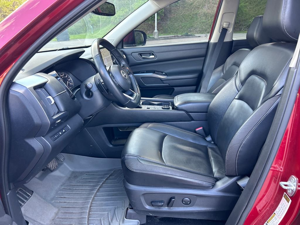 Used 2022 Nissan Pathfinder SL w/ SL Premium Package AWD/4WD image 18