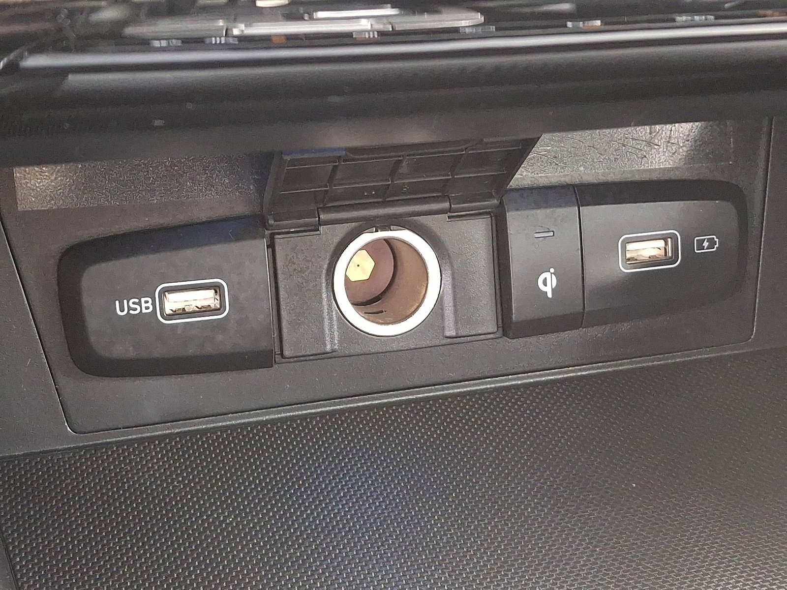 Used 2024 Hyundai Tucson Limited image 25