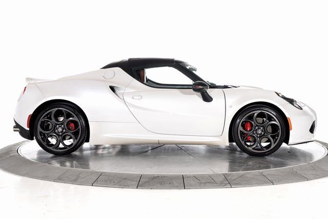 Used 2019 Alfa Romeo 4C Spider RWD image 9