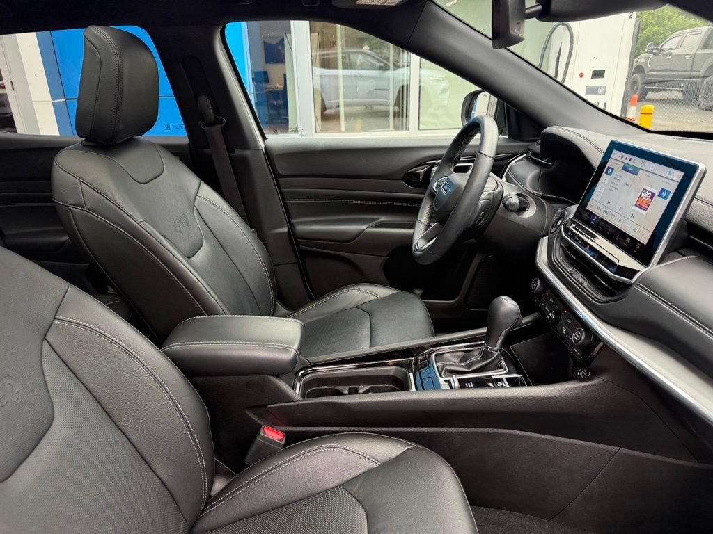 Used 2022 Jeep Compass High Altitude AWD/4WD image 40