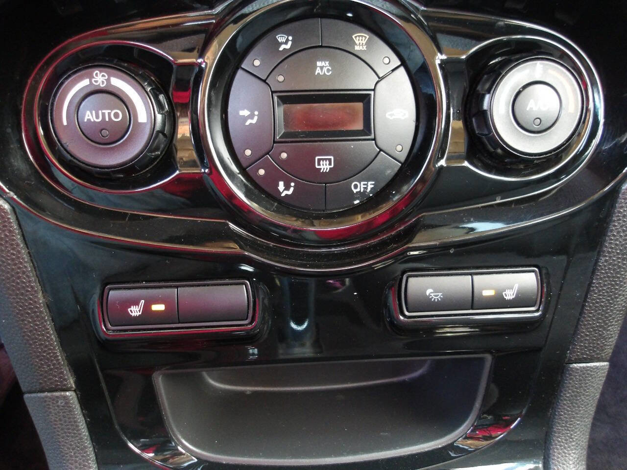 Used 2014 Ford Fiesta SE w/ Equipment Group 201A FWD image 14