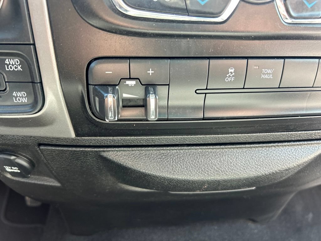 Used 2022 RAM 1500 Classic SLT w/ Electronics Group AWD/4WD image 10