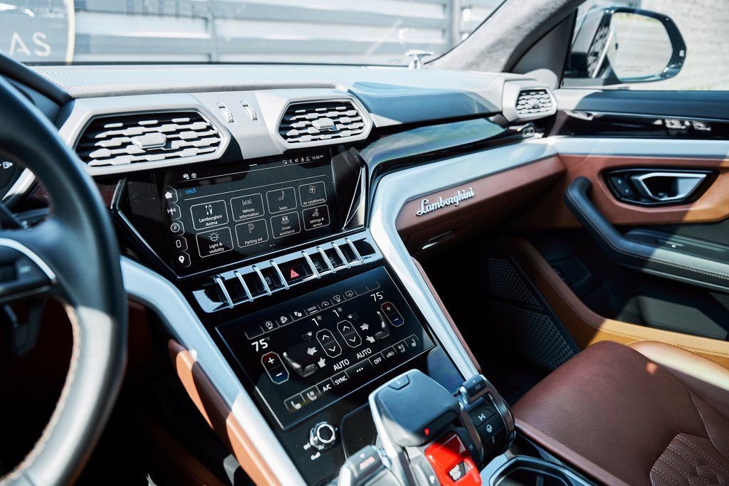 Used 2023 Lamborghini Urus S image 72