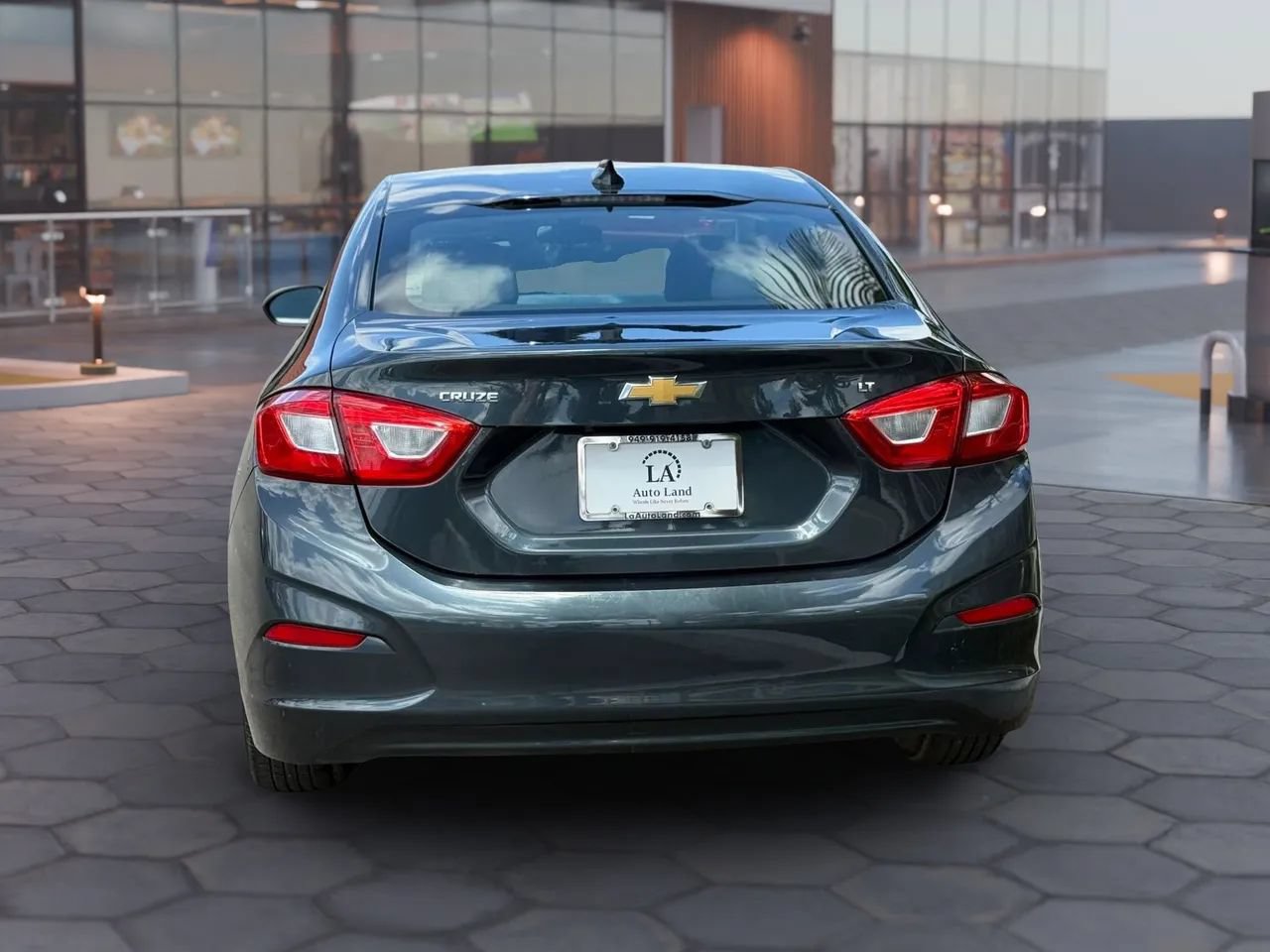 Used 2017 Chevrolet Cruze LT FWD image 5