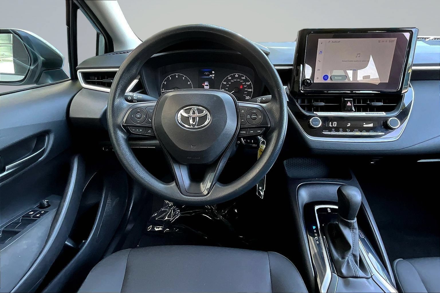 Used 2024 Toyota Corolla LE FWD image 8