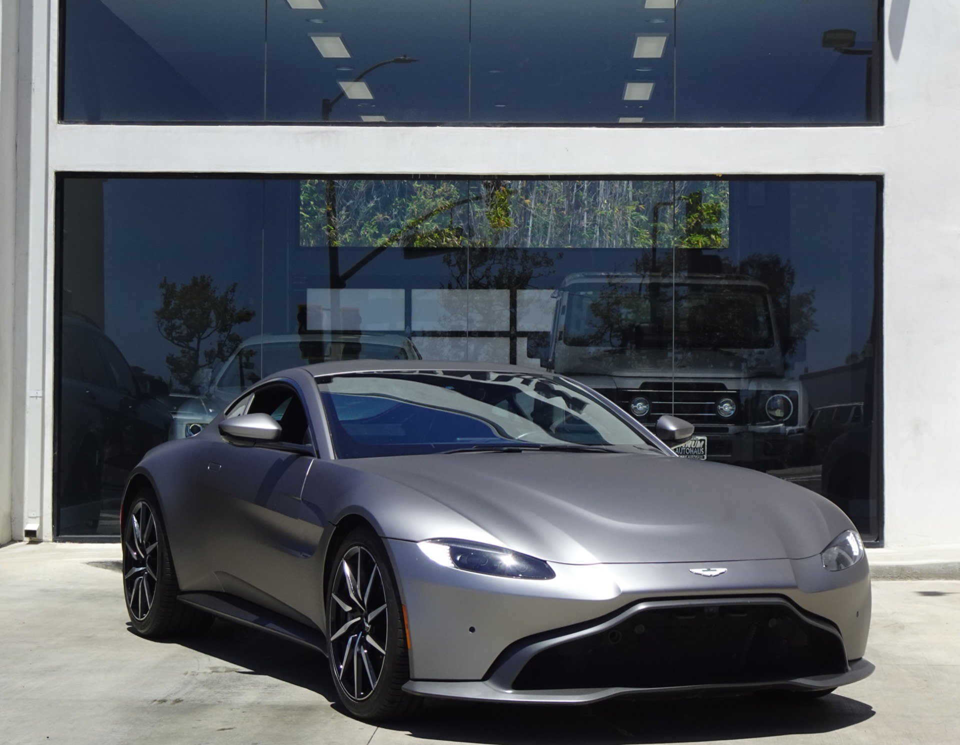 Used 2020 Aston Martin V8 Vantage Coupe RWD image 8