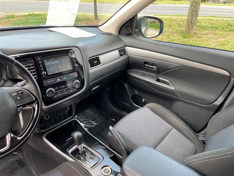 Used 2017 Mitsubishi Outlander ES AWD/4WD image 85