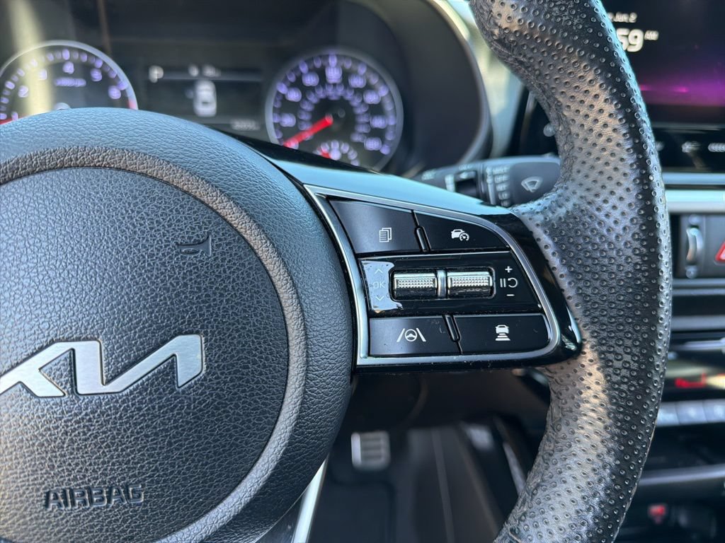 Used 2023 Kia Forte GT-Line w/ GT-Line Premium Package FWD image 17