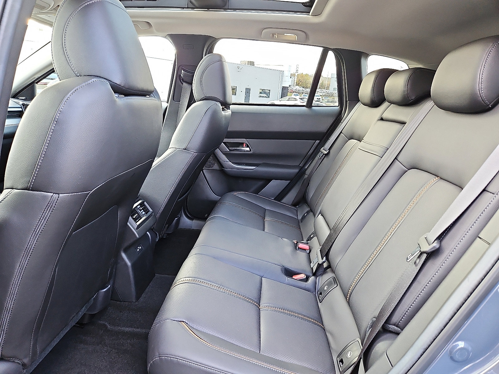 Used 2025 MAZDA CX-50 2.5 Hybrid w/ Weather Package image 9