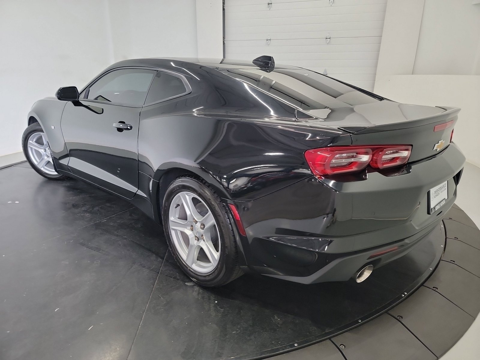 Used 2021 Chevrolet Camaro LT RWD image 6
