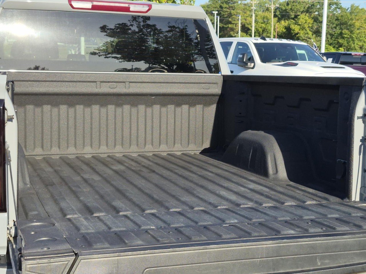 Used 2024 GMC Sierra 1500 Elevation w/ LPO, Elevation Black Package AWD/4WD image 10