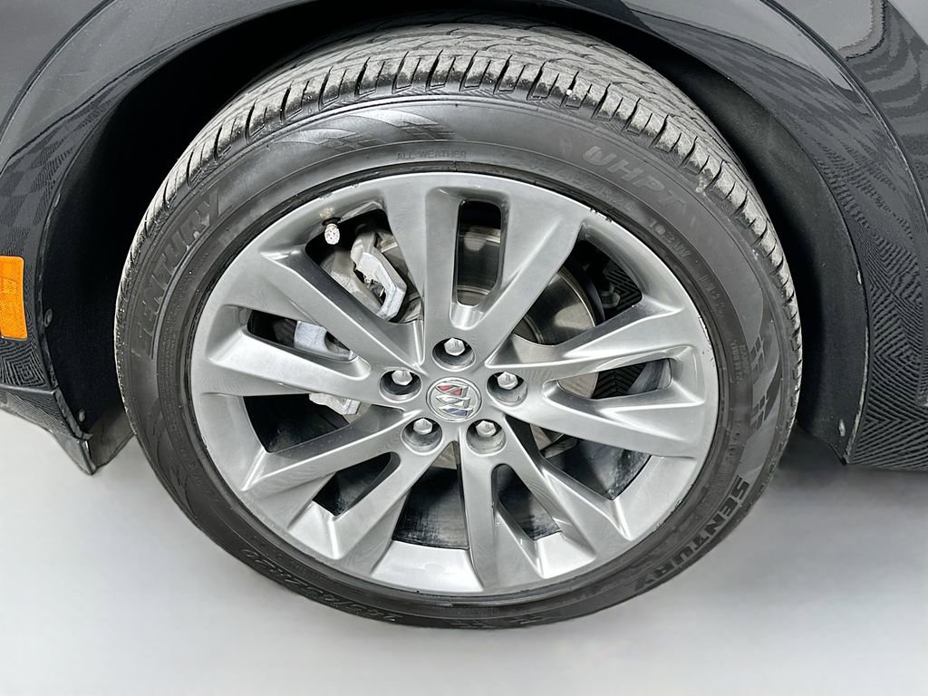 Used 2022 Buick Envision Avenir w/ Technology Package II image 31