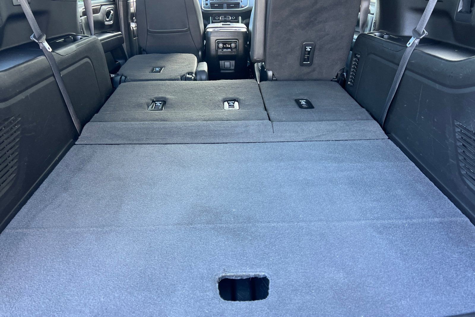 Used 2023 Chevrolet Suburban Premier image 16