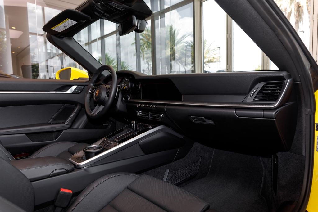 Used 2022 Porsche 911 Carrera RWD image 14