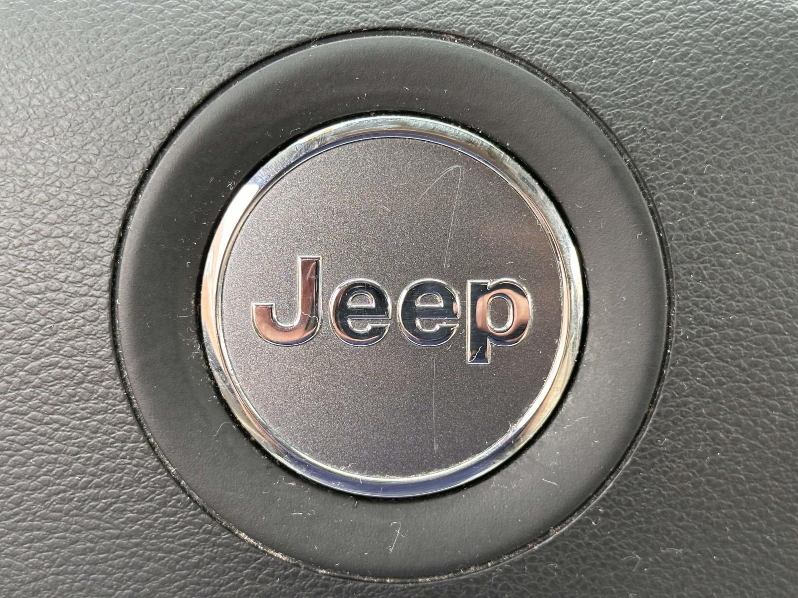 Used 2022 Jeep Grand Cherokee Laredo E w/ Security & Convenience Group AWD/4WD image 26