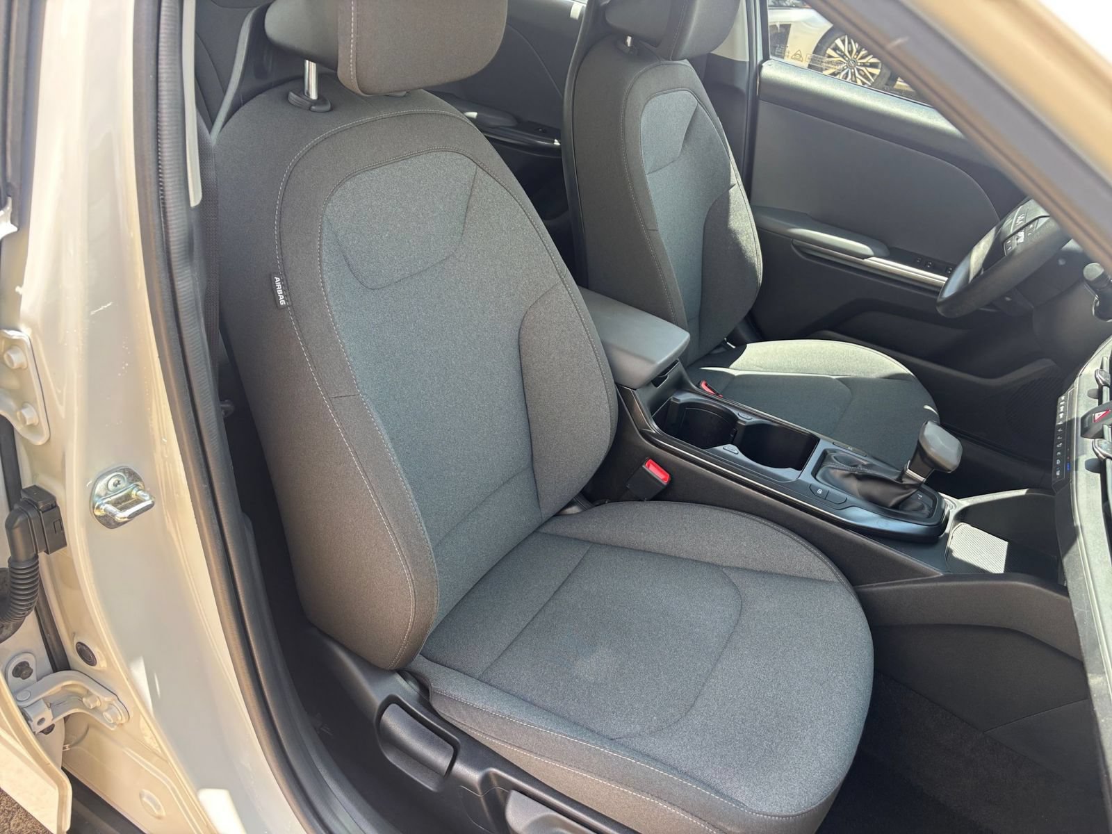 Used 2025 Kia K4 FWD image 35