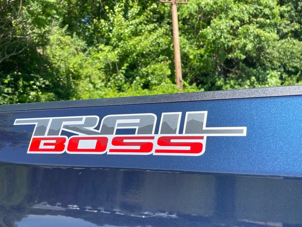 Certified 2023 Chevrolet Silverado 1500 LT Trail Boss w/ LPO, Dark Essentials Package AWD/4WD image 17