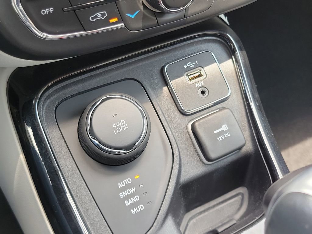 Used 2021 Jeep Compass Limited AWD/4WD image 27