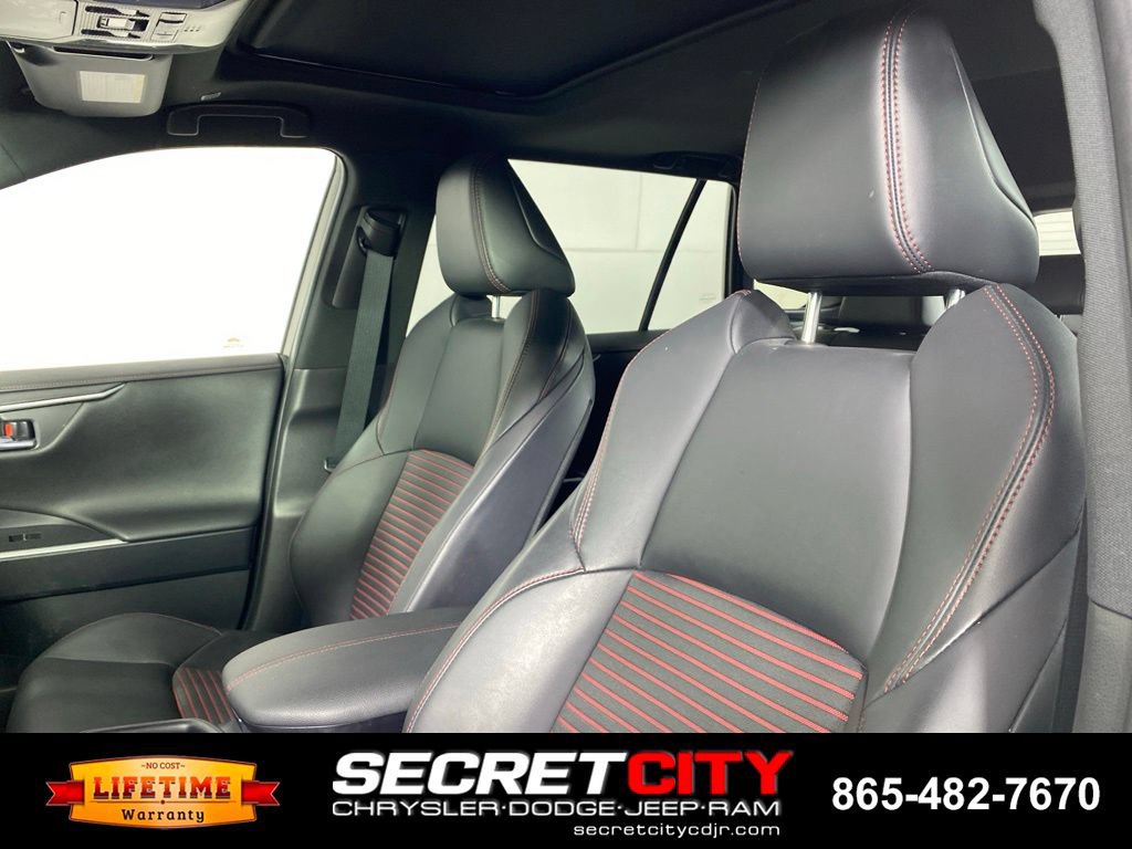 Used 2023 Toyota RAV4 XSE w/ Weather Package AWD/4WD image 9