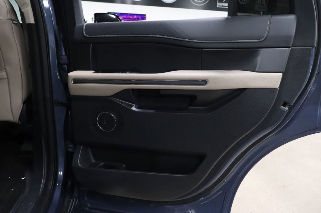 Used 2023 Ford Expedition XLT image 20