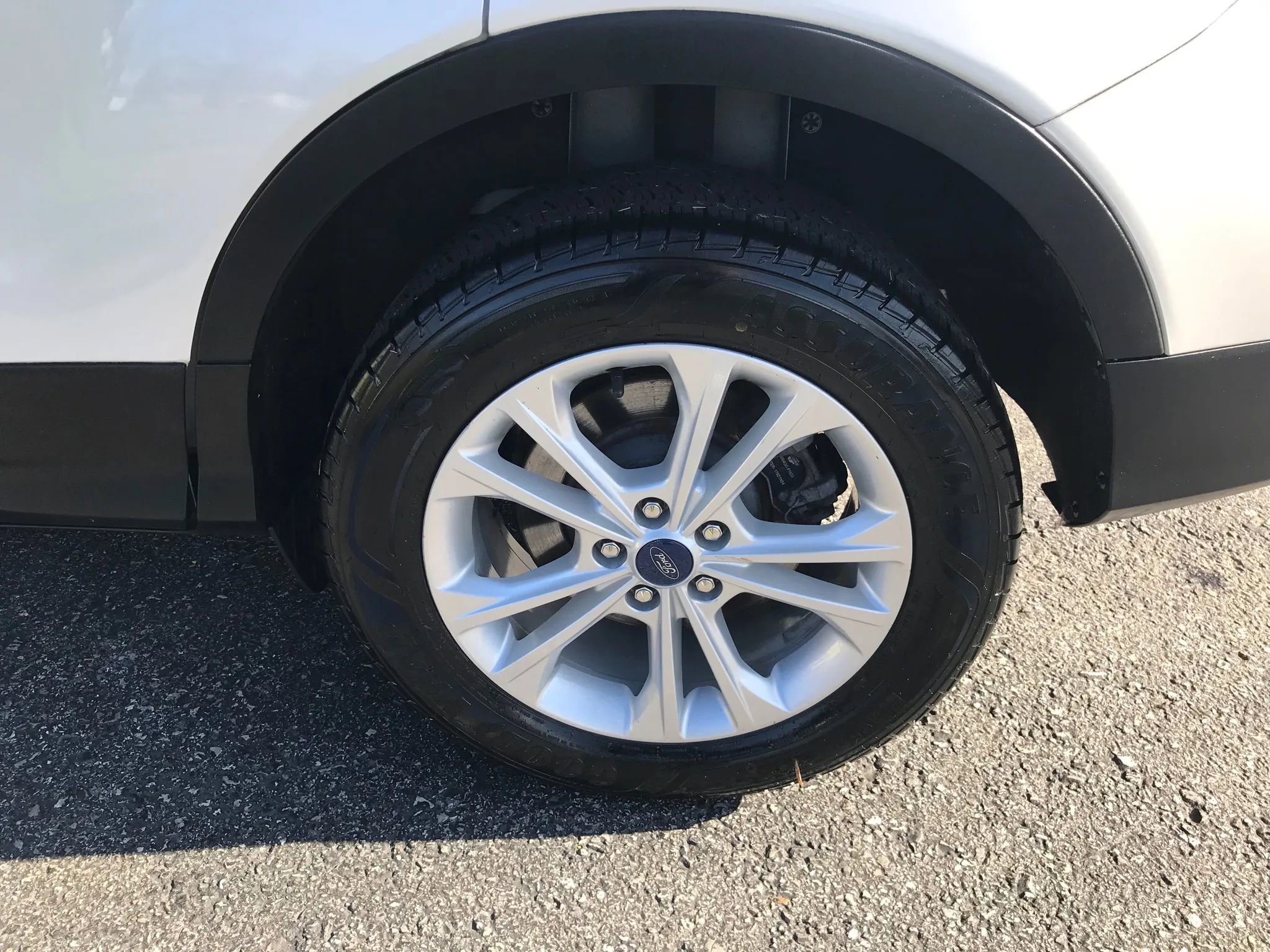 Used 2018 Ford Escape SEL w/ Ford Safe & Smart Package image 43