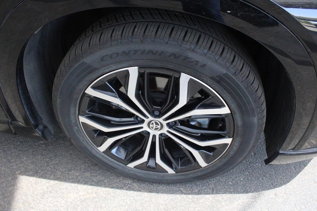 Certified 2025 Toyota Crown Signia AWD/4WD image 64