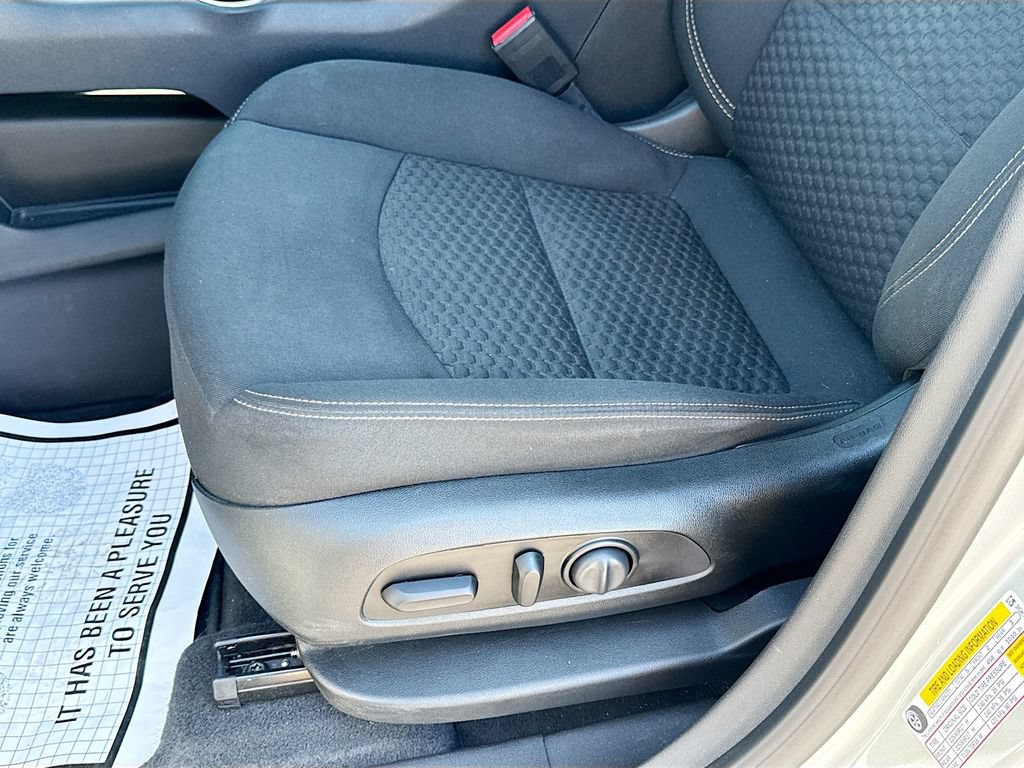 Used 2021 GMC Terrain SLE w/ Driver Convenience Package AWD/4WD image 24