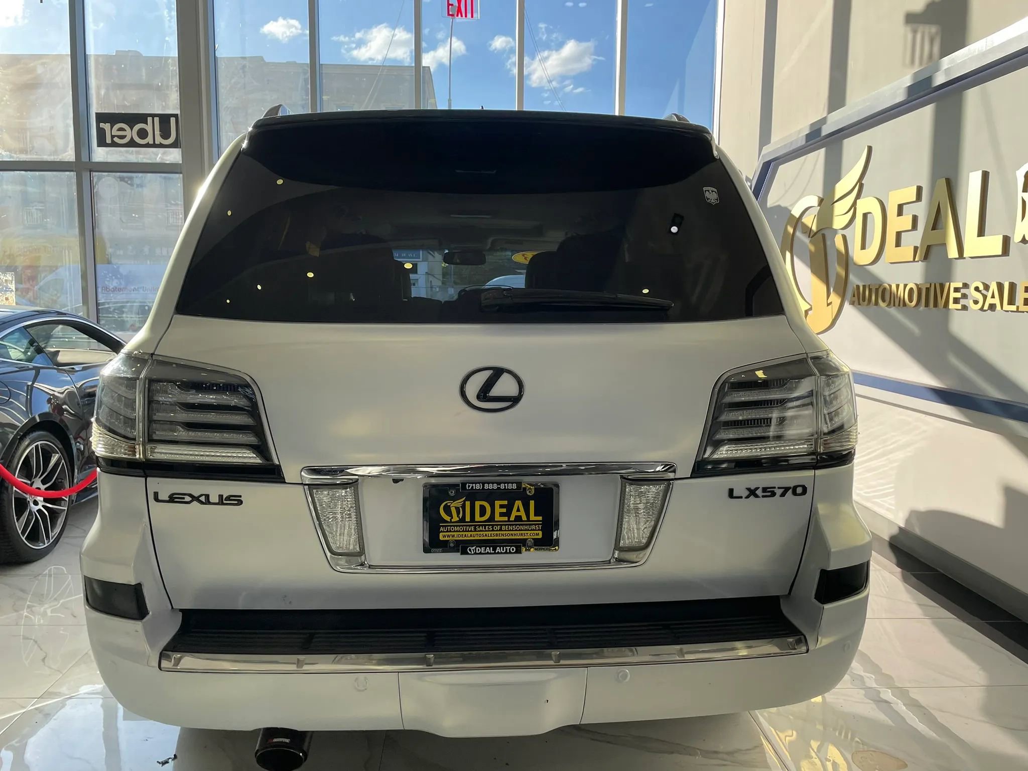 Used 2013 Lexus LX 570 4WD w/ Luxury Pkg image 6