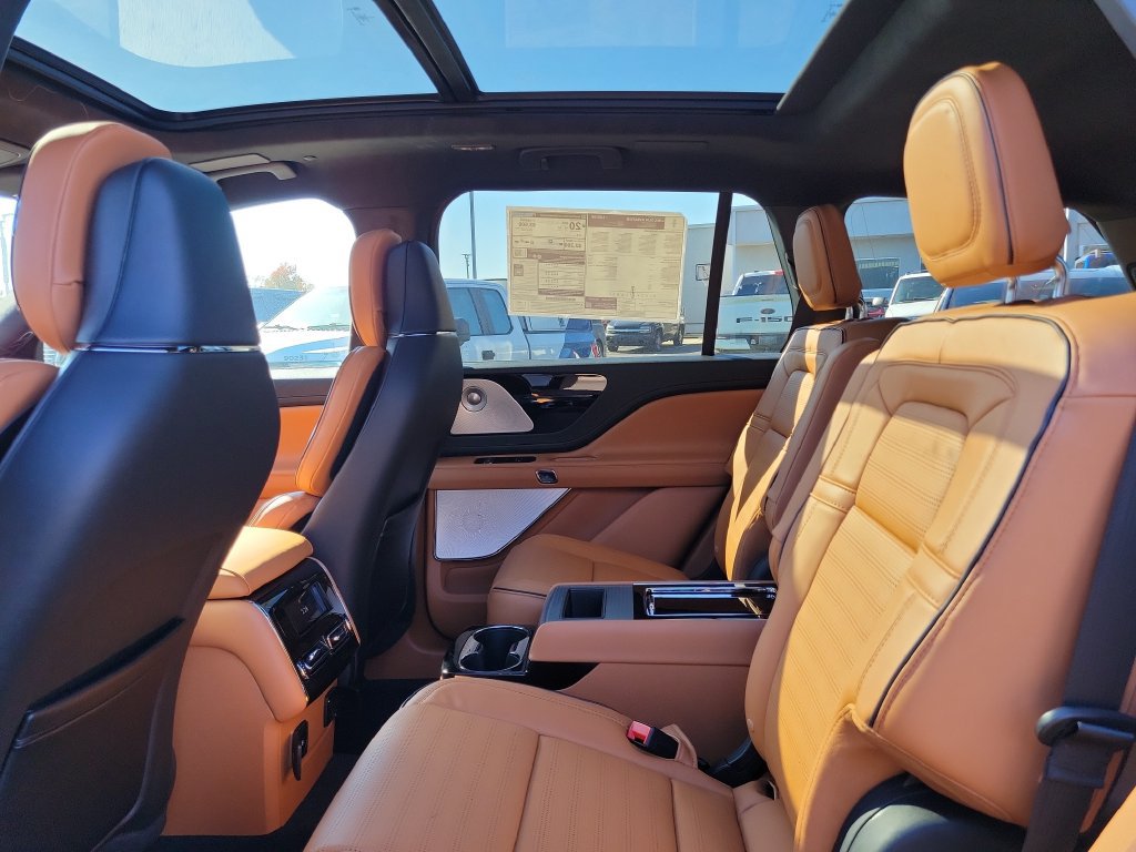 New 2027 Lincoln Aviator Black Label w/ Dynamic Handling Package AWD/4WD image 14