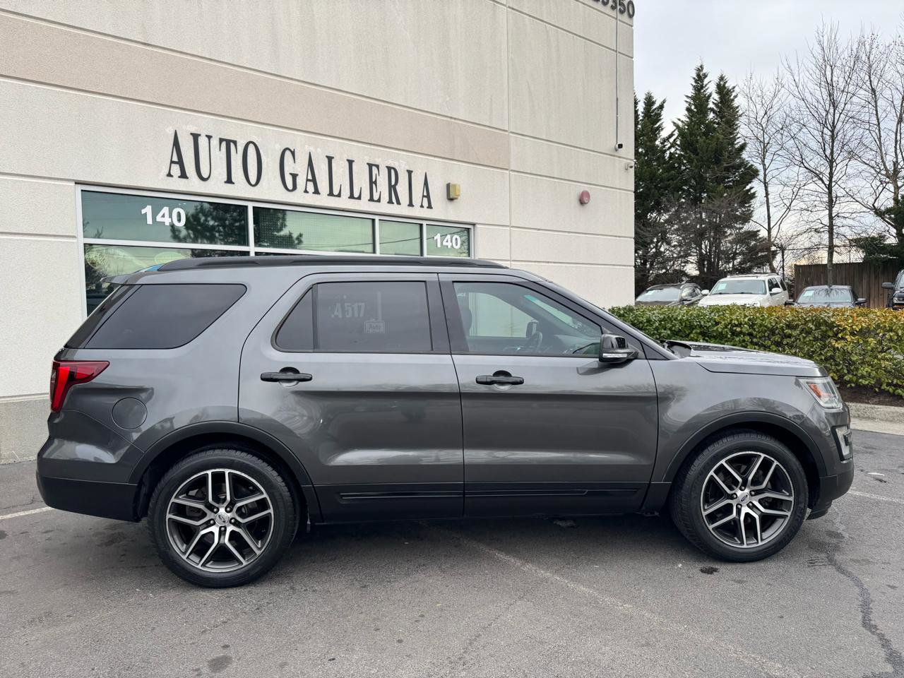 Used 2016 Ford Explorer Sport image 3