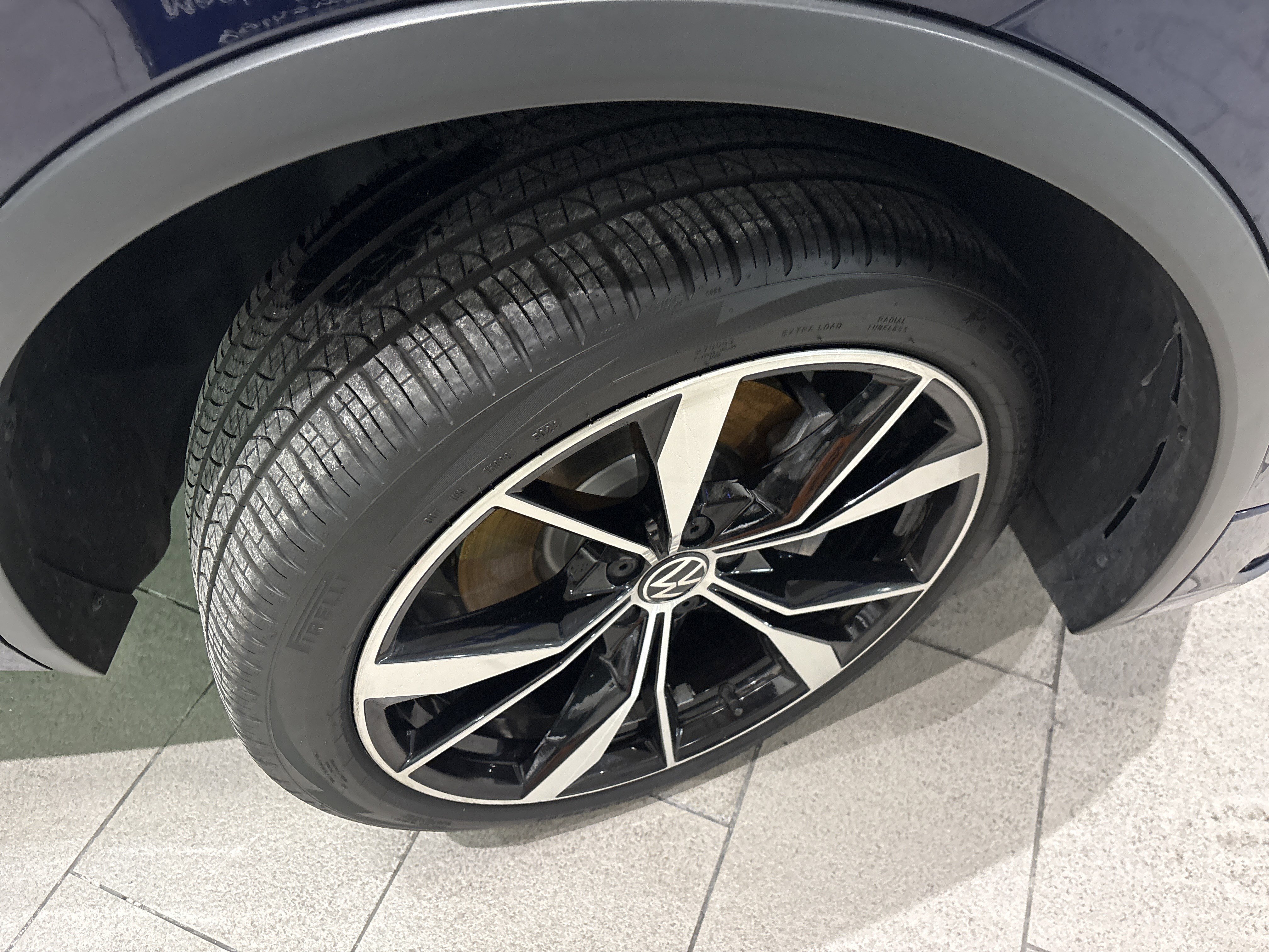 Used 2023 Volkswagen Tiguan SEL R-Line image 22