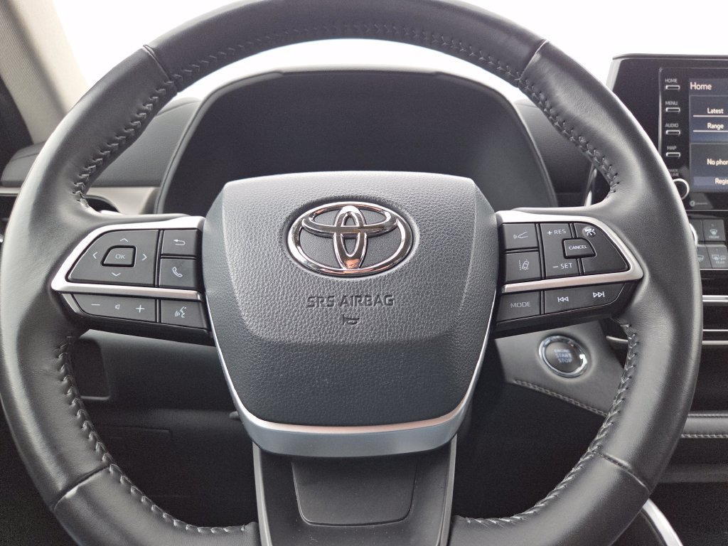 Used 2022 Toyota Highlander LE AWD/4WD image 30