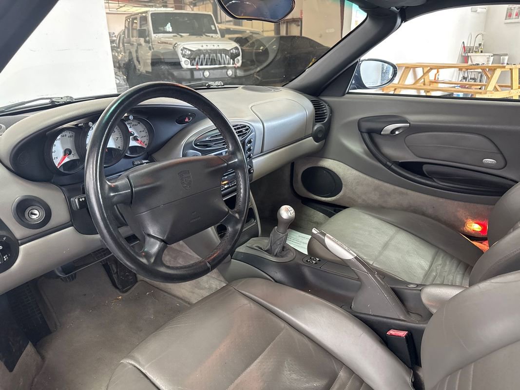 Used 2000 Porsche Boxster image 8