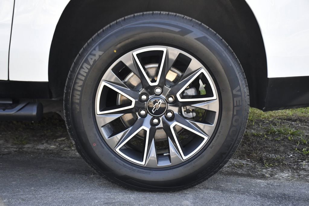 Used 2024 Chevrolet Suburban Z71 w/ Luxury Package image 34