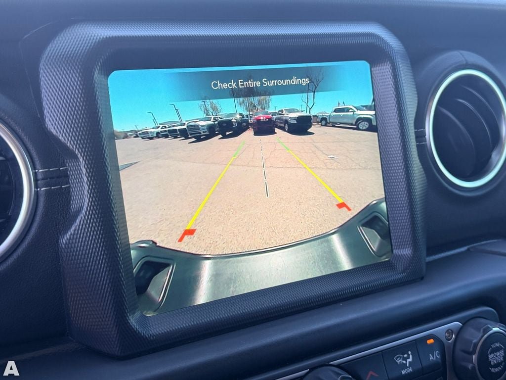 Used 2023 Jeep Gladiator Overland w/ LED Lighting Group AWD/4WD image 25