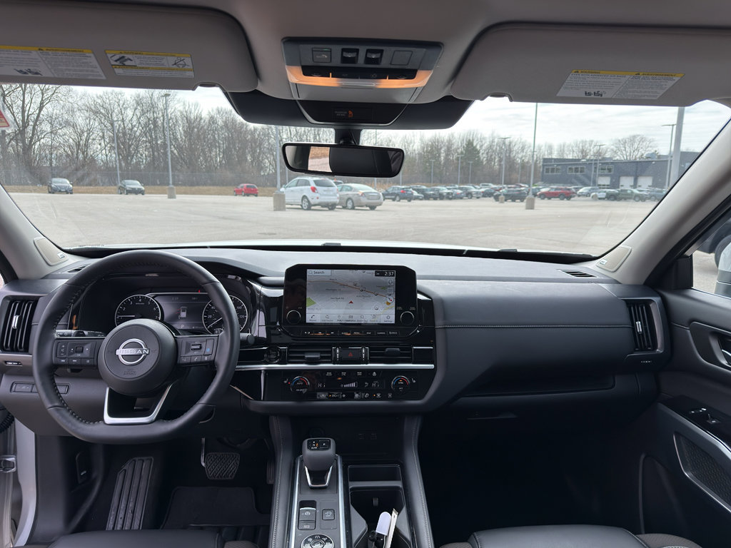 Certified 2025 Nissan Pathfinder SL w/ SL Premium Package image 28