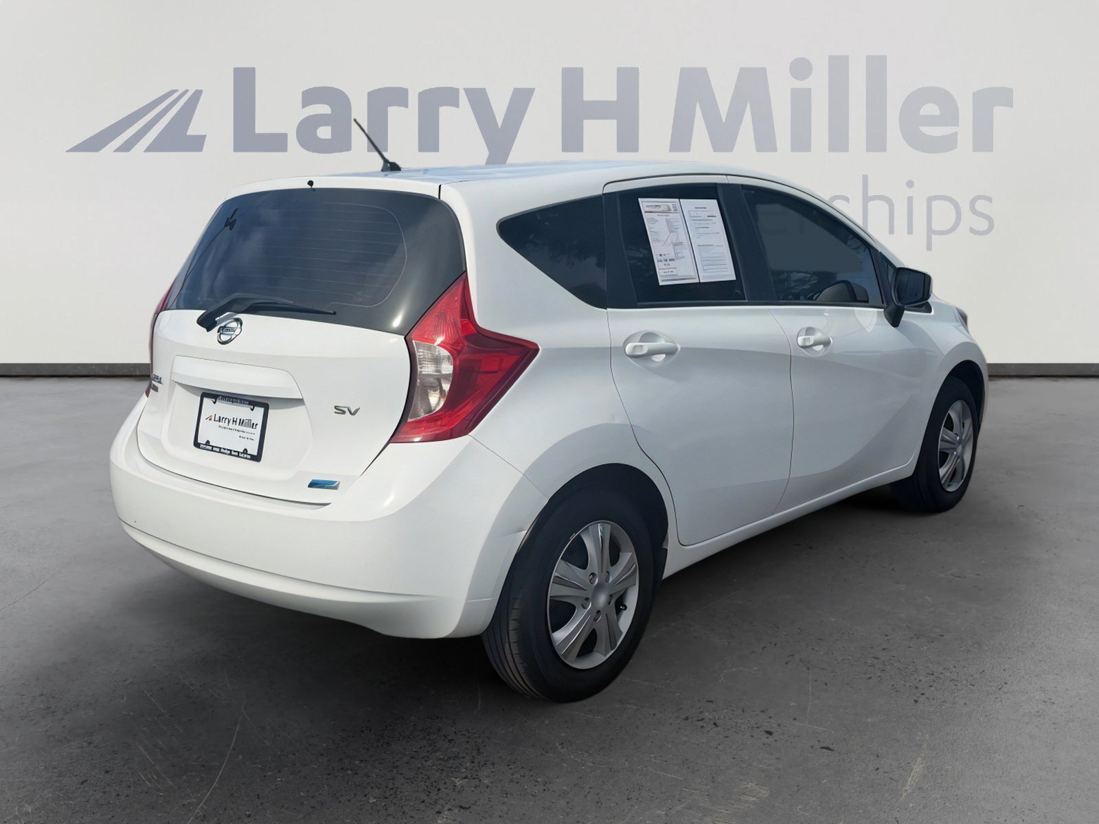 Used 2015 Nissan Versa Note SV FWD image 5