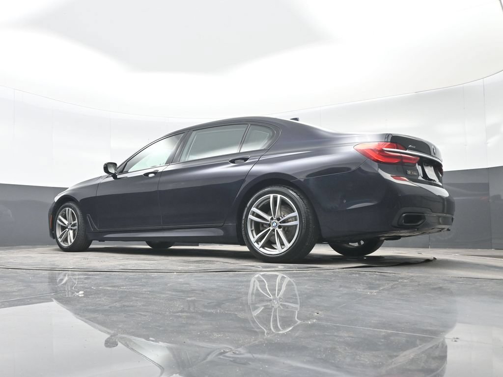 Used 2018 BMW 750i xDrive AWD/4WD image 31