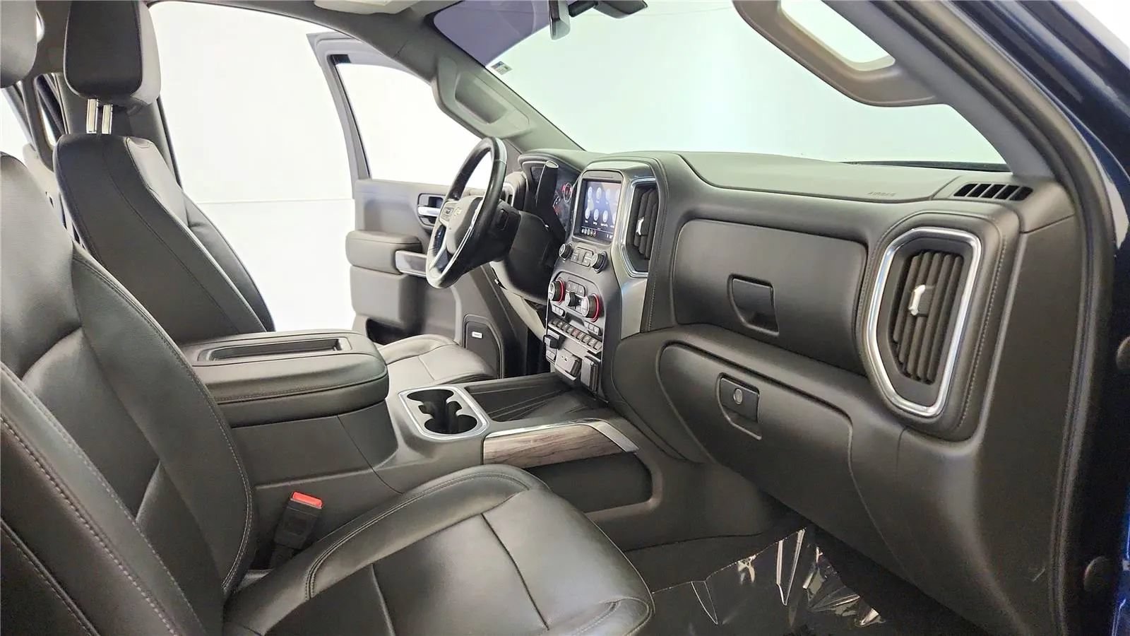 Used 2019 Chevrolet Silverado 1500 LTZ AWD/4WD image 39