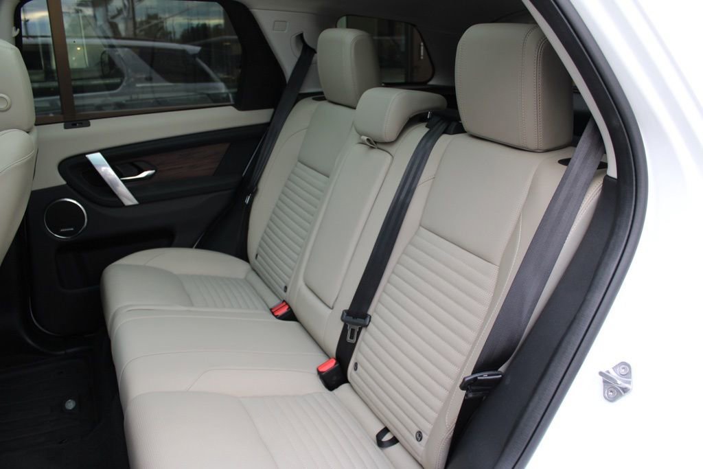 Certified 2025 Land Rover Discovery Sport S image 31