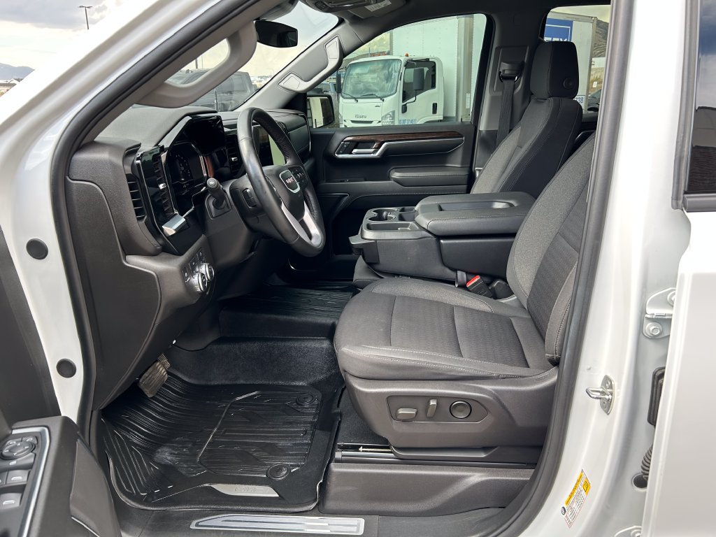 Used 2024 GMC Sierra 1500 Elevation AWD/4WD image 8