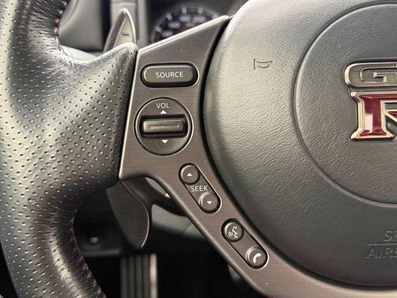 Used 2015 Nissan GT-R Black Edition image 23