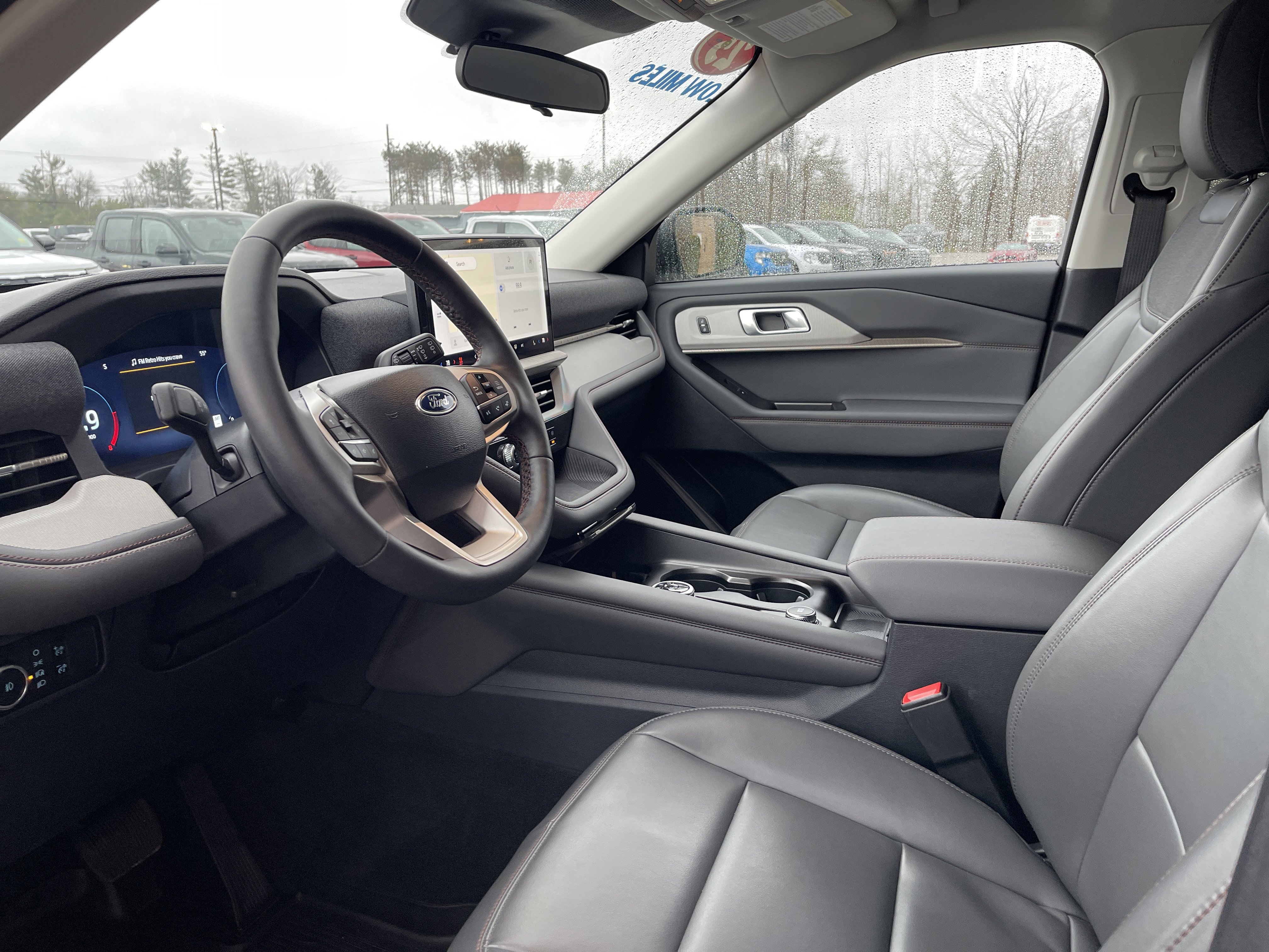 Used 2025 Ford Explorer Active w/ Active Comfort Package AWD/4WD image 12