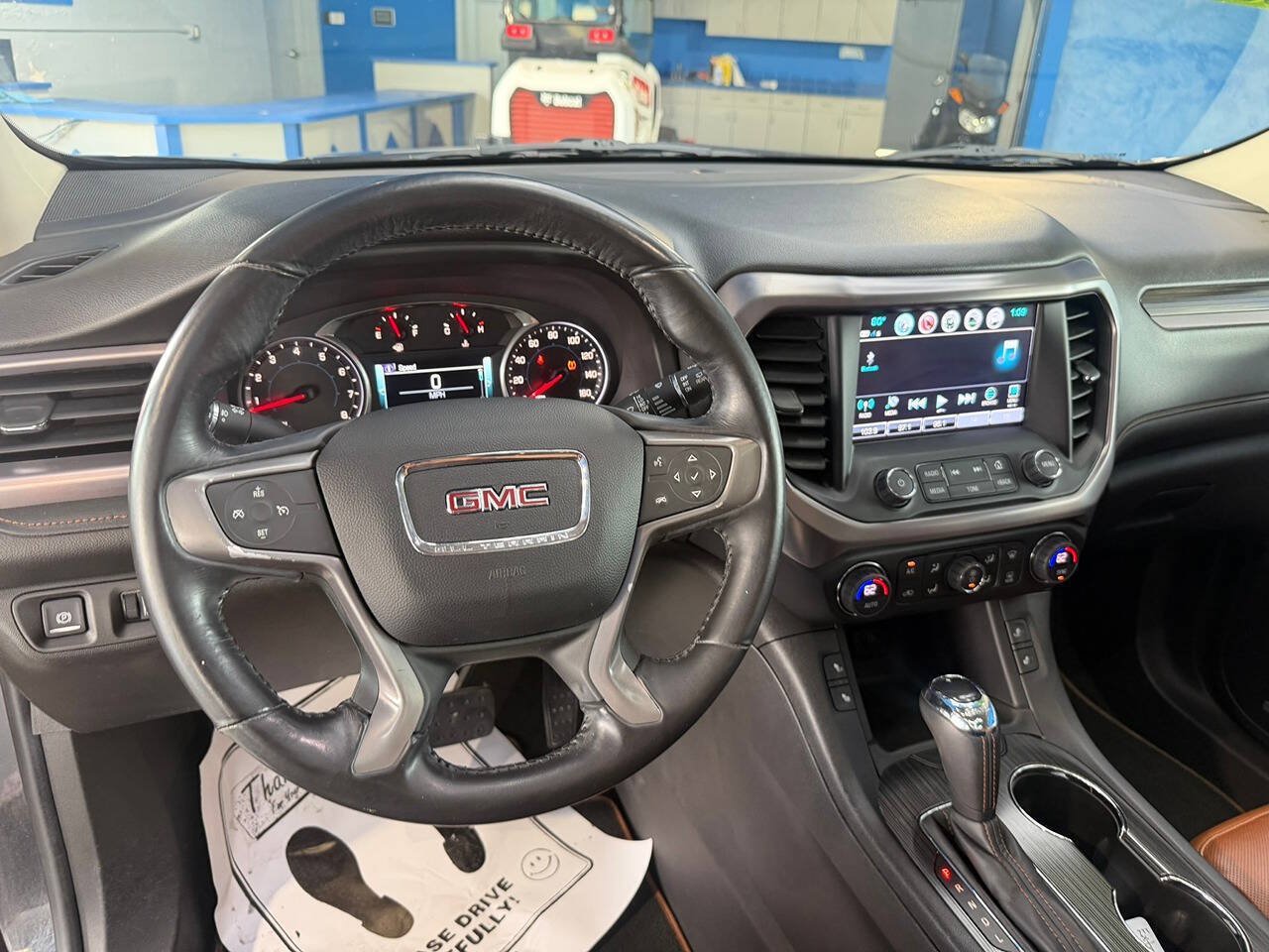 Used 2017 GMC Acadia SLT AWD/4WD image 25