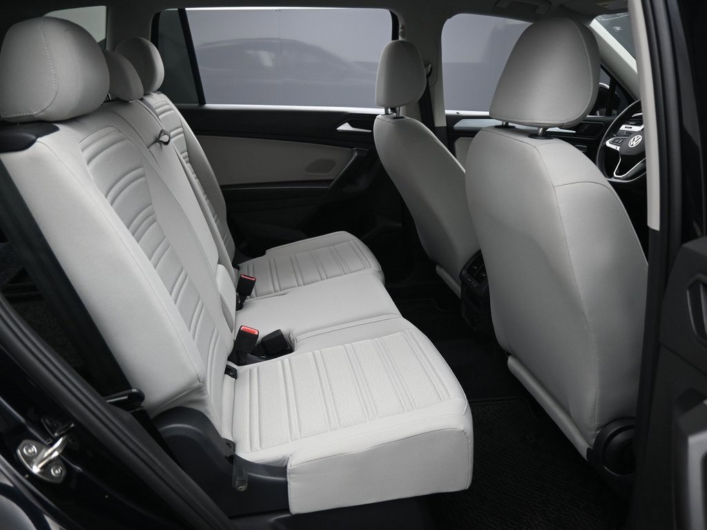 Used 2024 Volkswagen Tiguan S image 34