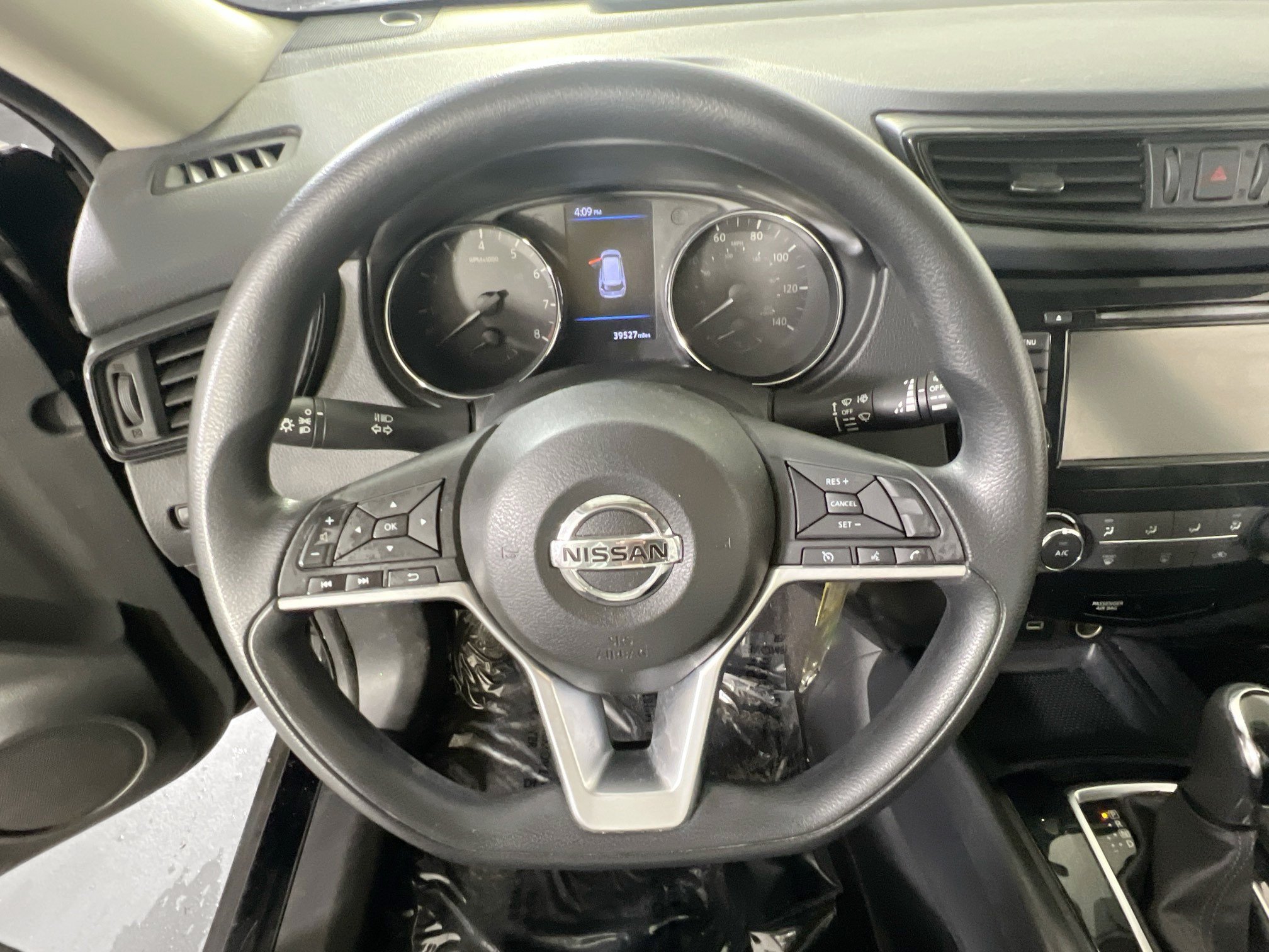 Used 2018 Nissan Rogue S AWD/4WD image 11